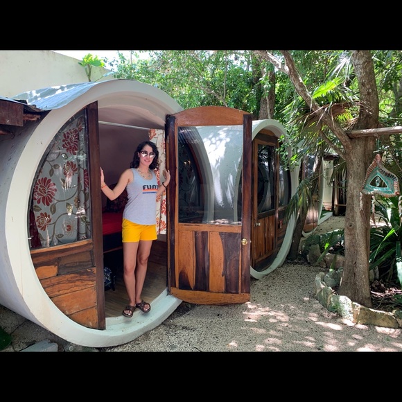 Hello Poshers 💕 - Picture 3 of 8